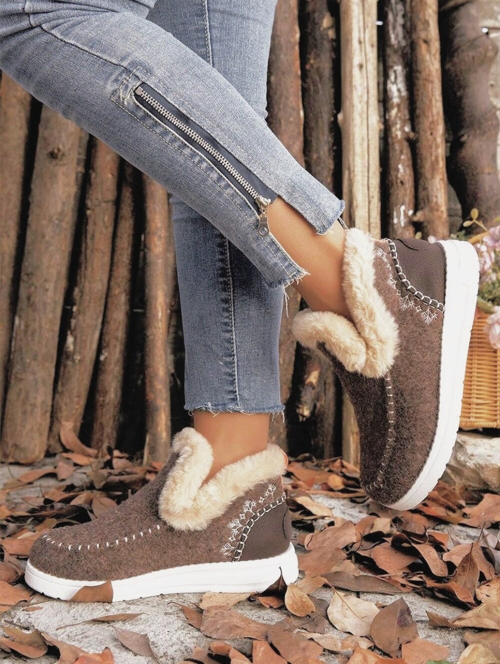 NWOT Hey Dude Denny Wool Faux Shearling Booties. Color Walnut Size 7 - Picture 6 of 11